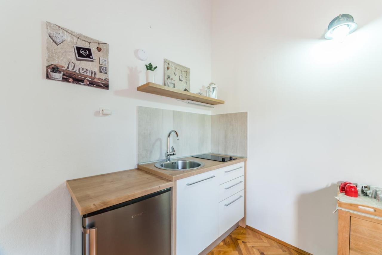 Apartmani Bugenvilija Brbinj المظهر الخارجي الصورة